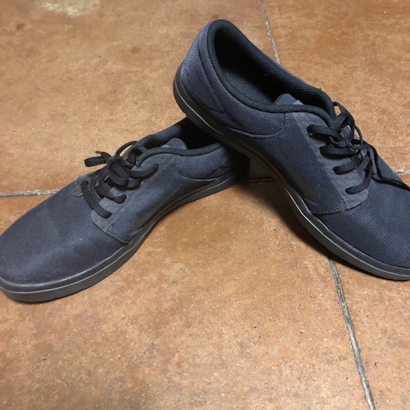 Nike SB Shoes - Picture 2 of 3